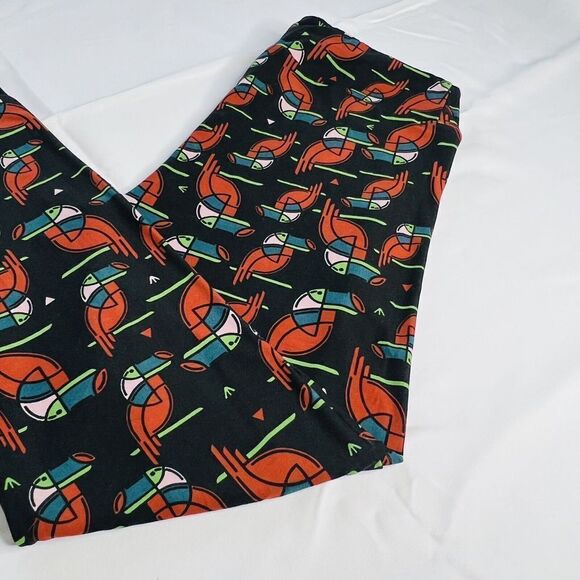 LulaRoe Leggings Tall & Curvy Cartoon Parrot Toucan Bird Animal Black Red 0708 - Picture 3 of 6